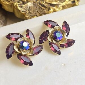 Vintage Purple Rhinestone Spiral Flower Shapped Clip On Earrings.